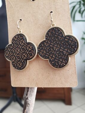 Boho Gold Frame Clover Dangle Earrings in Black and Brown